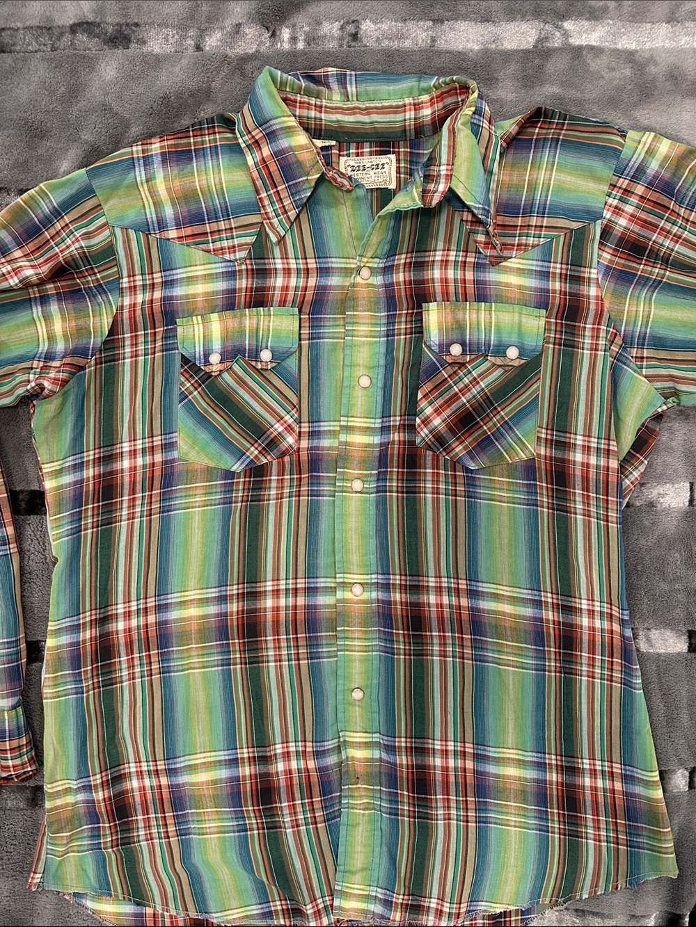 Vintage Dee Cee Men's Plaid Shirt in Green/Blue Western Pearl Snap Front 16-34